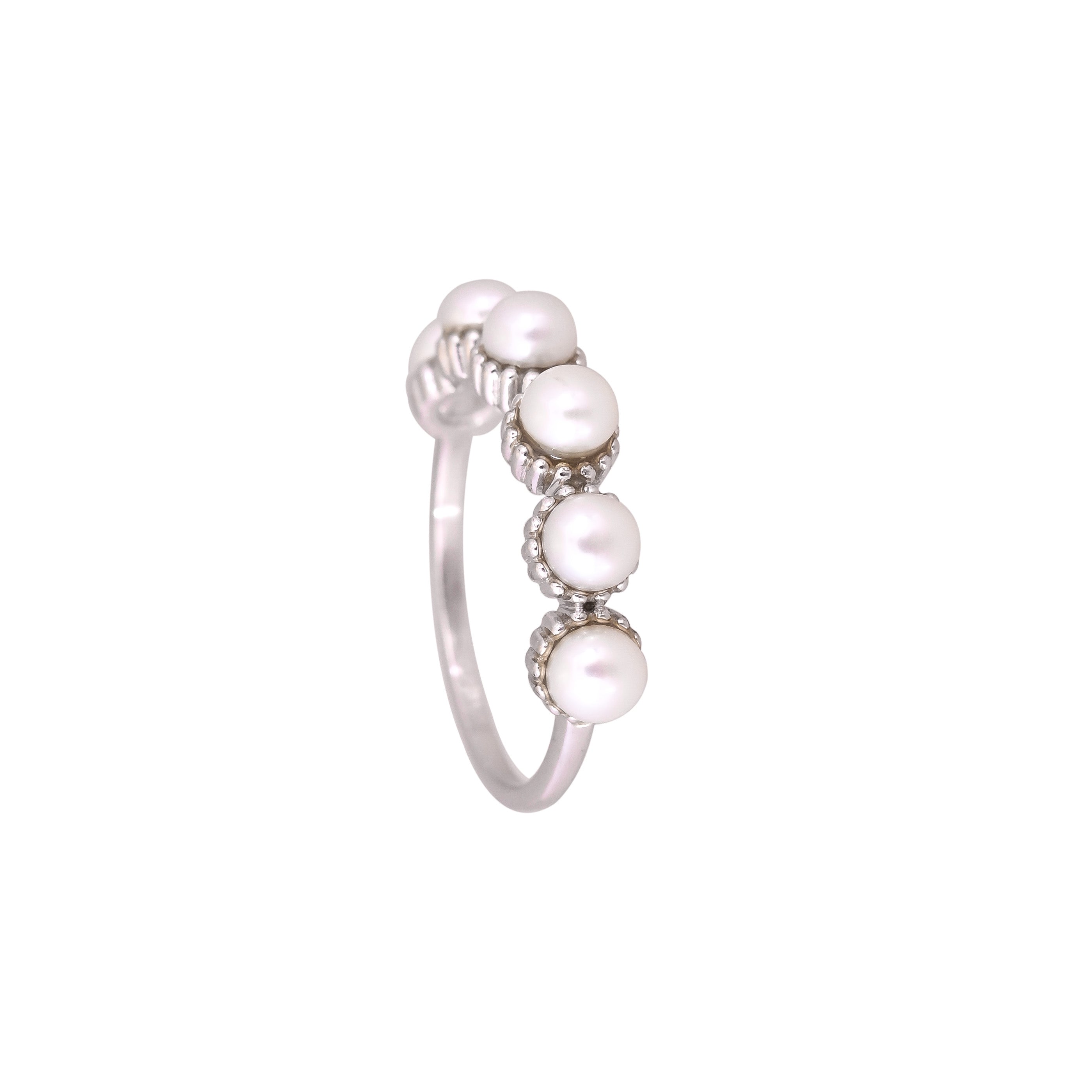 Lustre Classic Pearl Ring