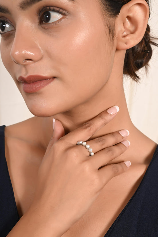 Lustre Classic Pearl Ring