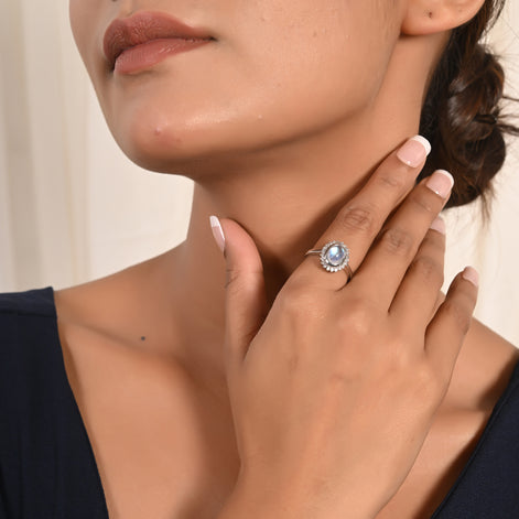 Moonstone cabochon Ring